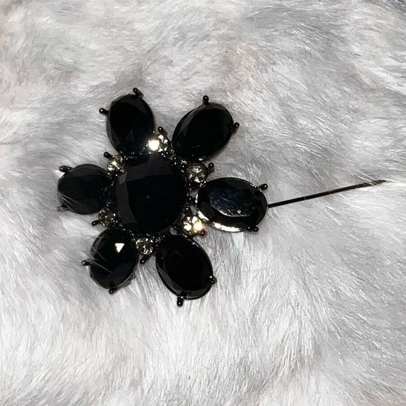 Jewelry - FLOWER Pin brooch